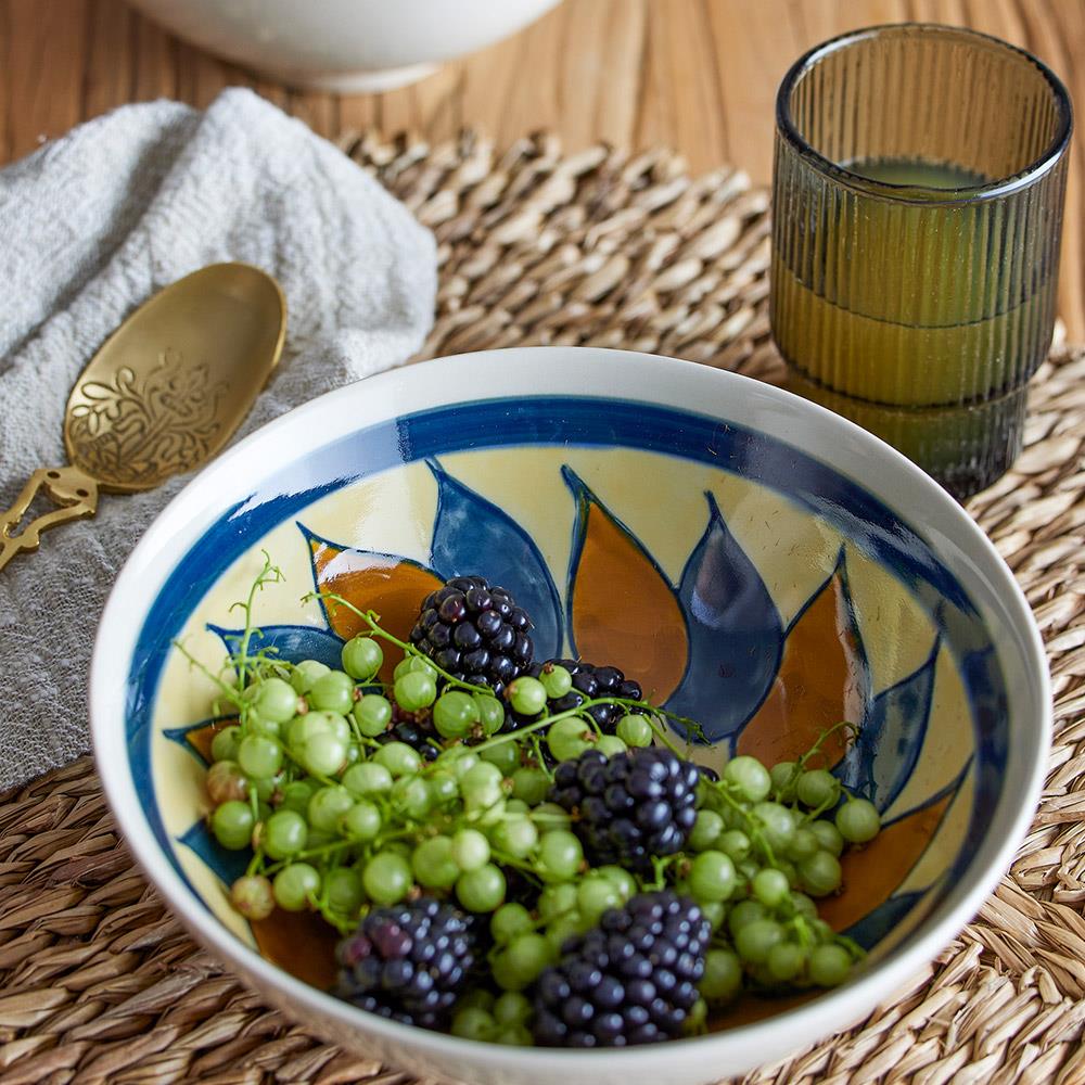 Bloomingville Heikki Schale – handbemalte Steingutschale in Braun, Ø 19 cm, 700 ml