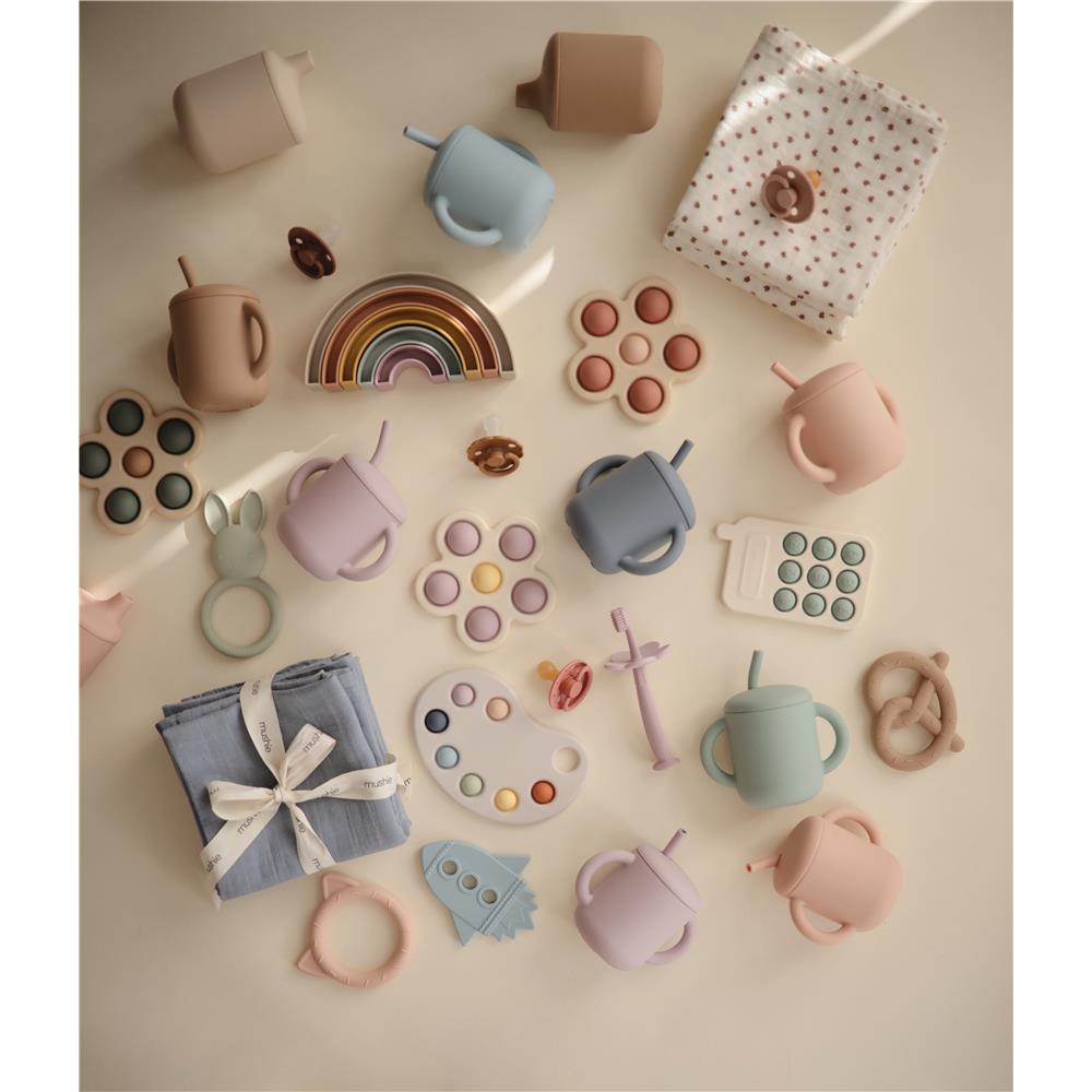 Mushie Sensorik-Spielzeug Blume, Soft Lilac, aus Silikon, BPA-frei