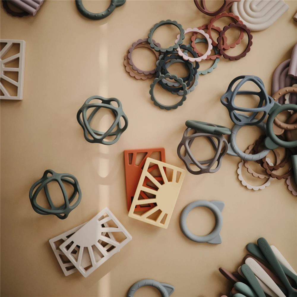 Mushie Beißring Sonne, Shifting Sand, aus Silikon, BPA-frei