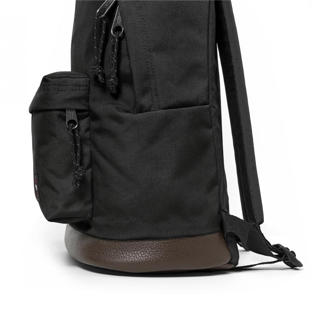 Eastpak WYOMING, Rucksack, Black (schwarz), 24L, mit Leder-Unterseite