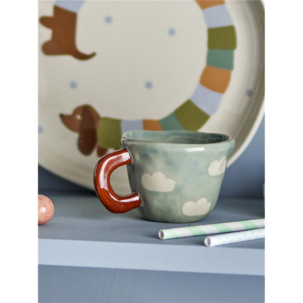 Bloomingville MINI Nini Tasse, Blau mit Wolken, Steingut, Kindertasse, dänisches Design