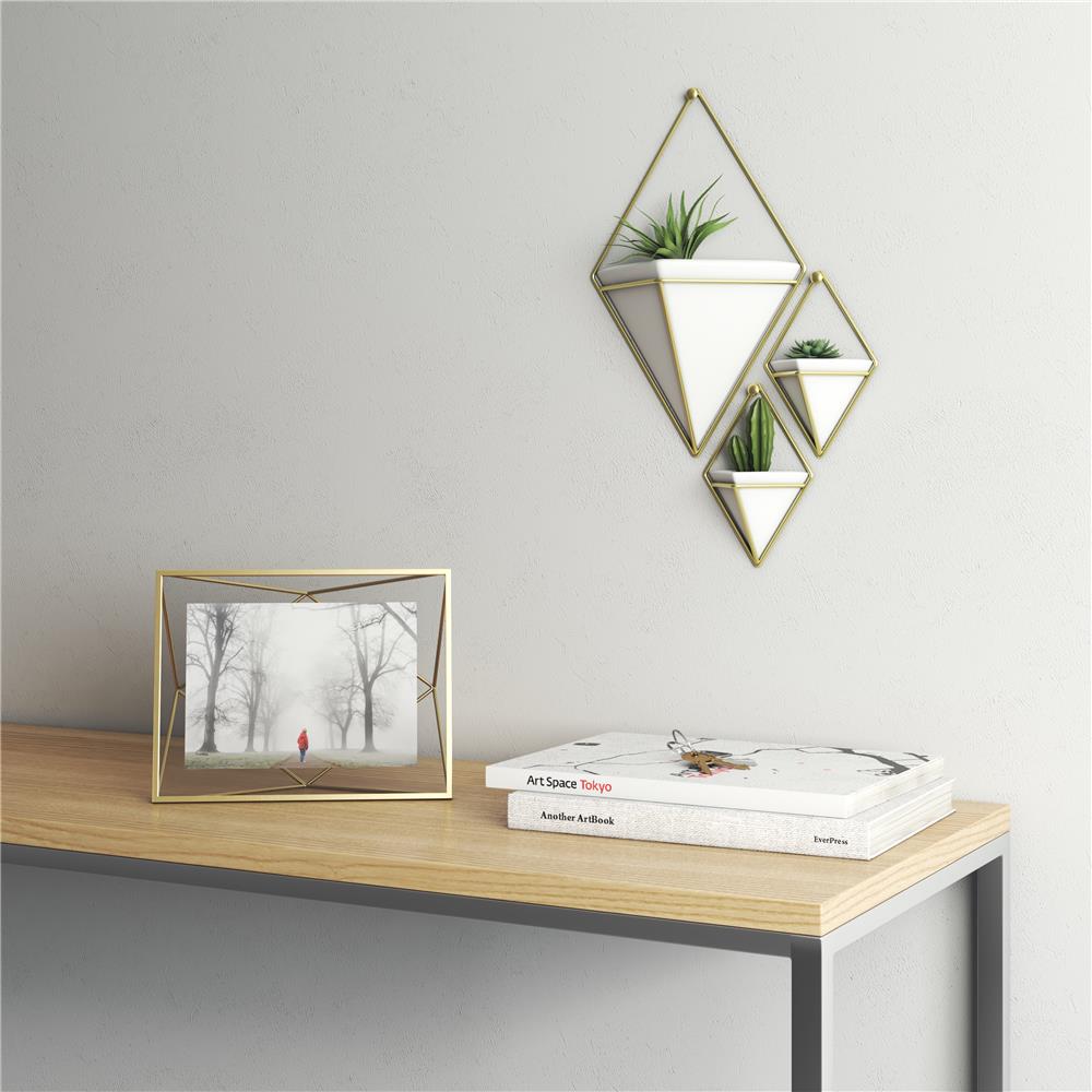 Umbra Prisma Geometrischer Bilderrahmen 13x18 cm Messing Moderner stylischer Fotorahmen zum Aufhängen oder Aufstellen