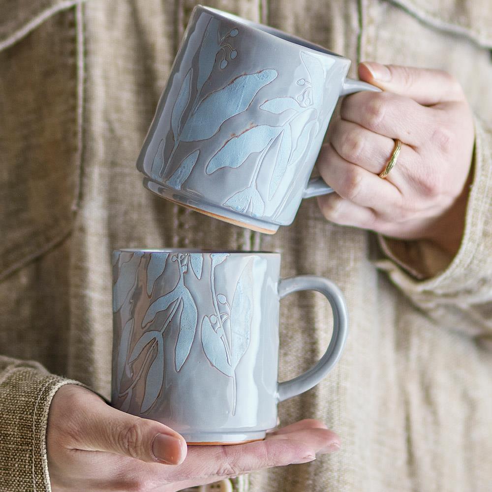 Bloomingville Aurora Tassen 2er Set, Grau, Steingut, stapelbar, 350 ml, spülmaschinengeeignet