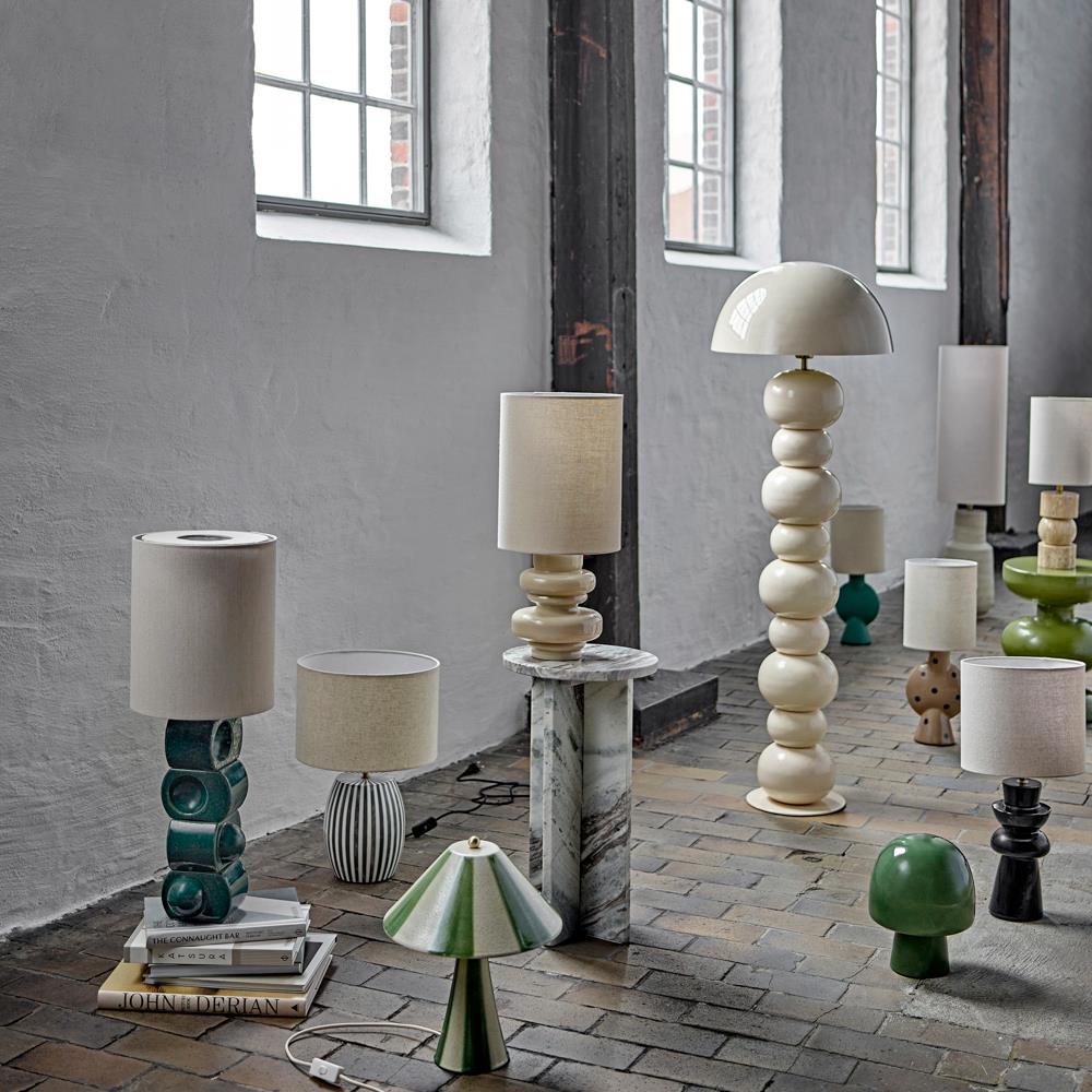 Bloomingville Brady Tischlampe grün - Keramik Lampe mit Leinenschirm für Wohnzimmer & Wohnlicht