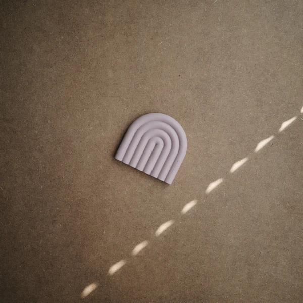 Mushie Beißring Regenbogen, Mauve, aus Silikon, BPA-frei