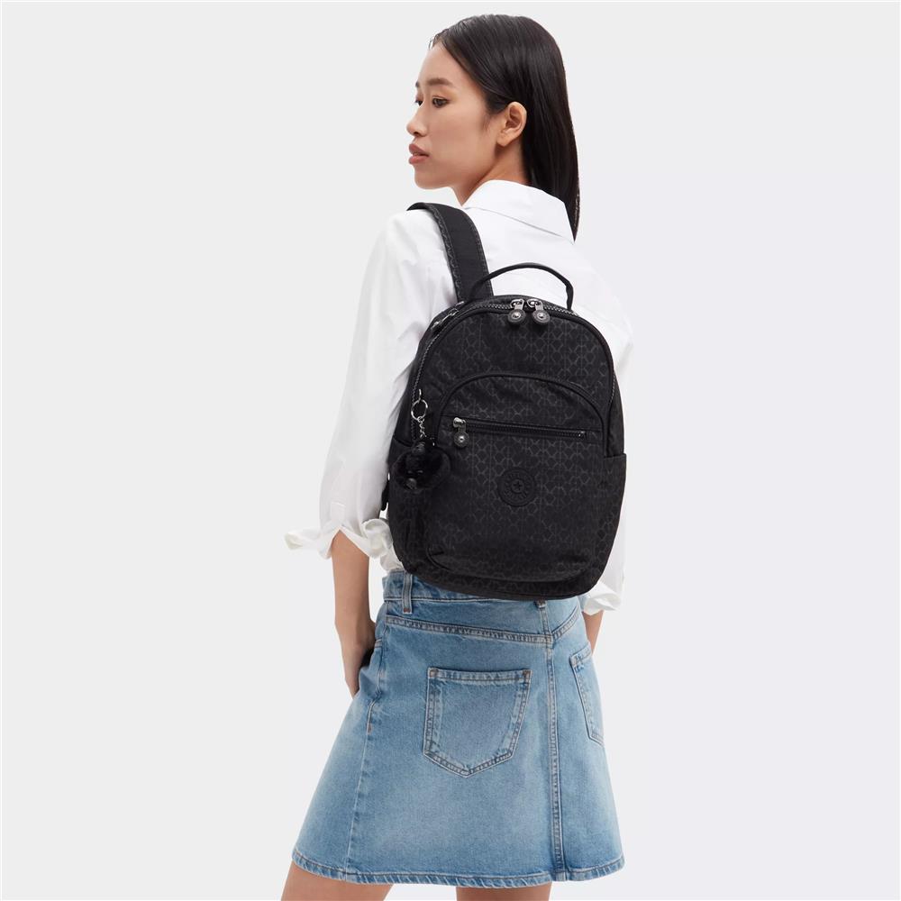 Kipling SEOUL S, Kleiner Schulrucksack mit 11-Zoll-Tabletfach, 14L, Signature Emb (schwarz)
