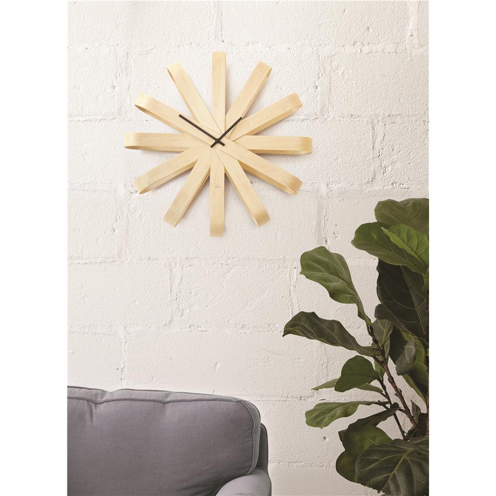 Umbra Ribbonwood Wanduhr Natur Geräuschlose Quarz Wanduhr aus gebogenem Buchenholz