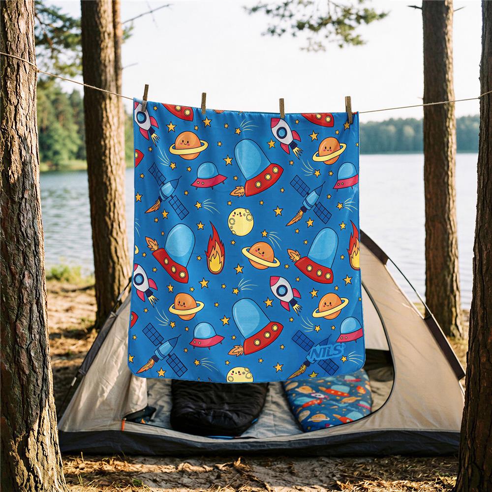 NILS Mikrofaser Kinderhandtuch 160x80 cm Space - leichtes Handtuch für Camping, Strand & Schule