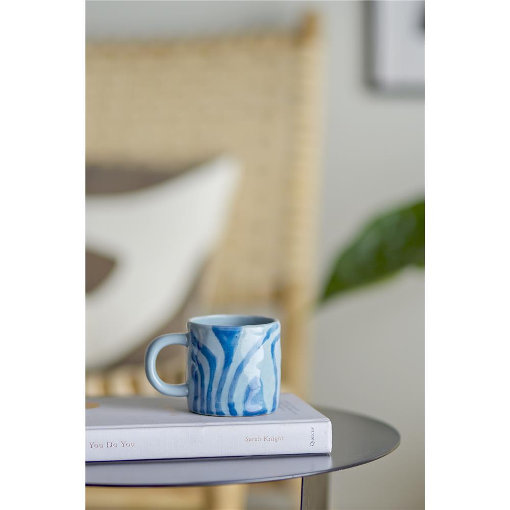 Bloomingville Ninka Tasse, aus Steingut, in Blau, 250 ml, moderner Retro-Look