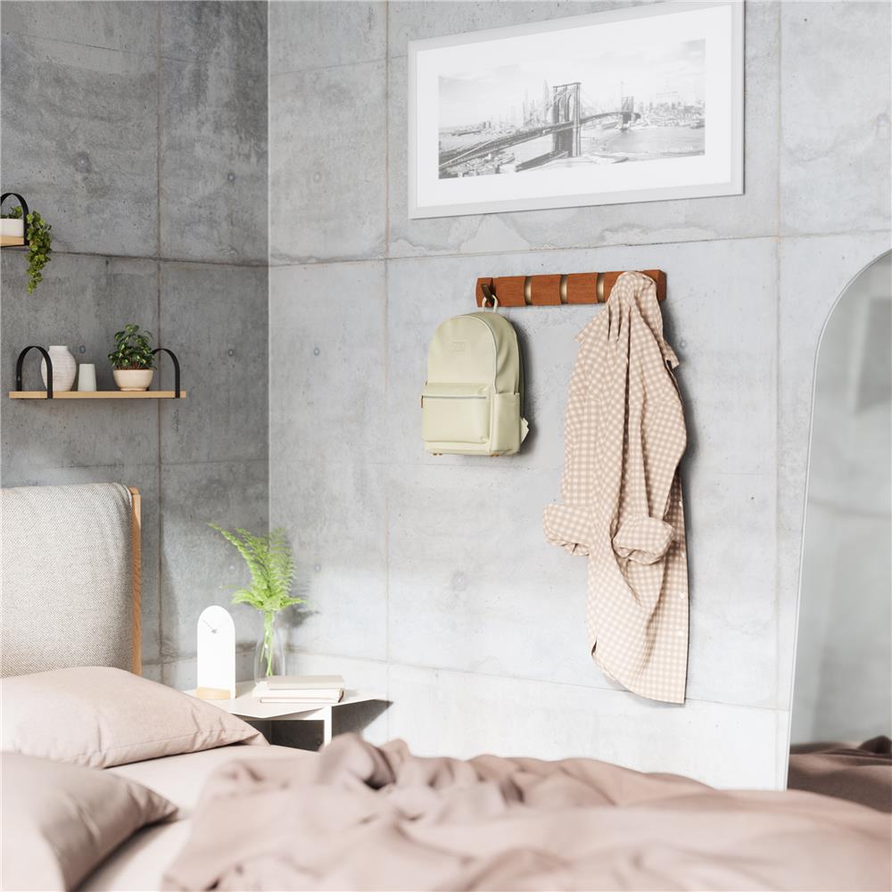 Umbra Flip Wandgarderobe, Garderobenleiste in Walnuss Hell, mit 5 beweglichen Haken in Warmes Gold