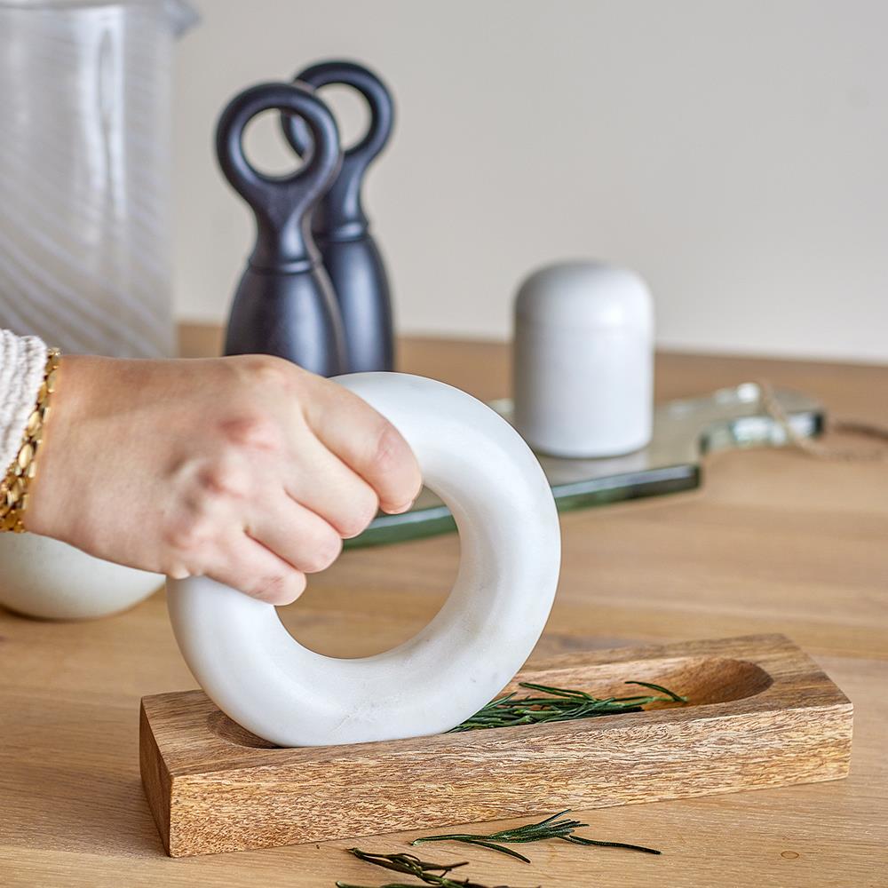 Bloomingville Manuella Mörser & Stößel aus Mangoholz – Naturweiß, L28xH17xW7 cm