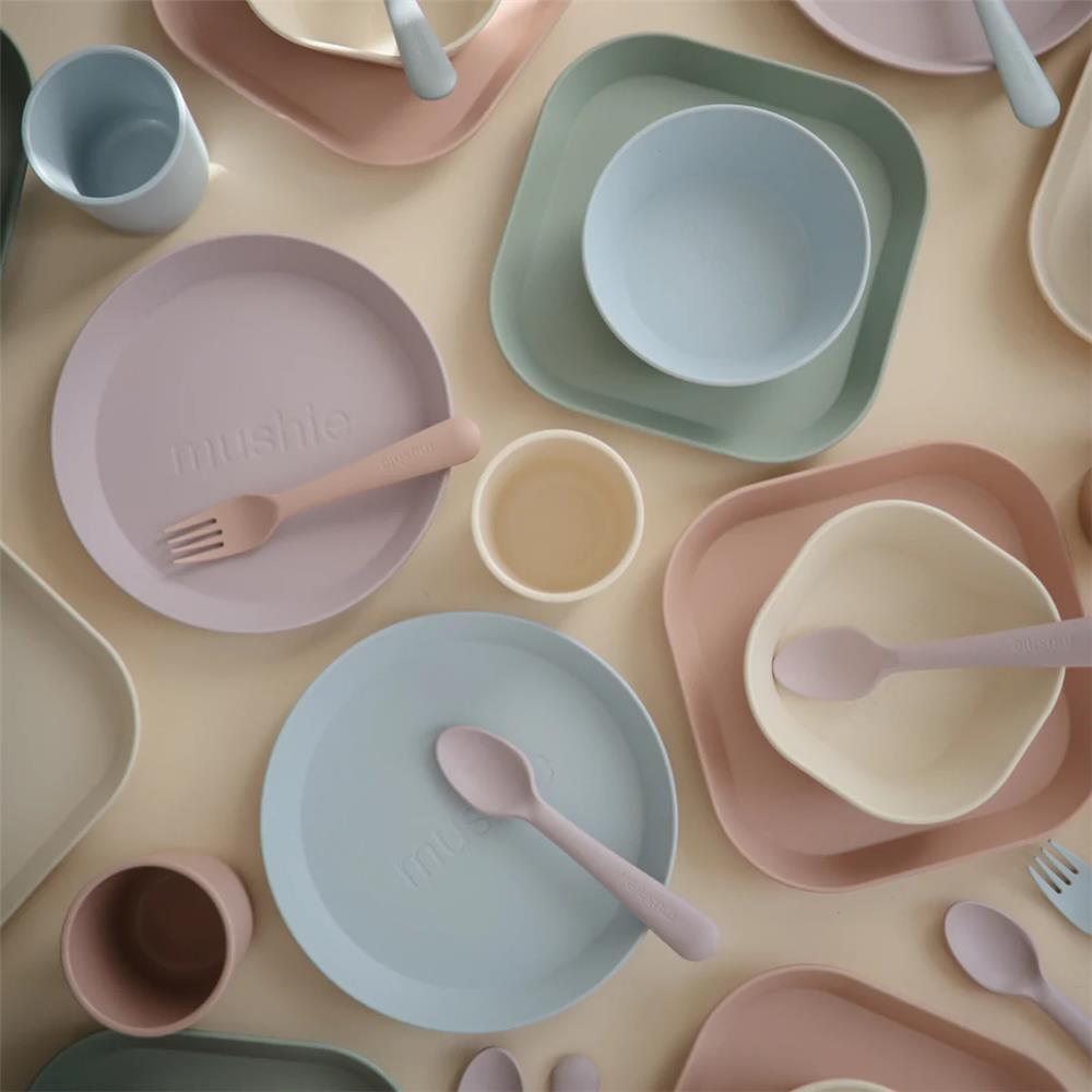 Mushie Kinderteller 2er Set, Powder Blue, rund, BPA-frei