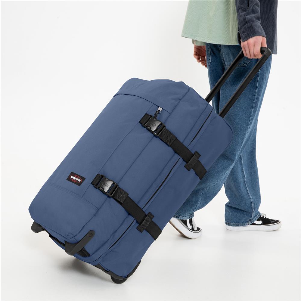 Eastpak TRANVERZ M, Reisetrolley, Powder Pilot (blau), 78L, Rollkoffer mit 2 Rädern und TSA-Schloss