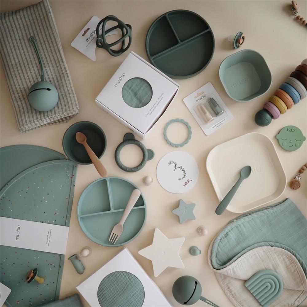 Mushie Silikon-Kinderschüssel, Cambridge Blue, Schüssel mit Rutschfestem Saugnapf