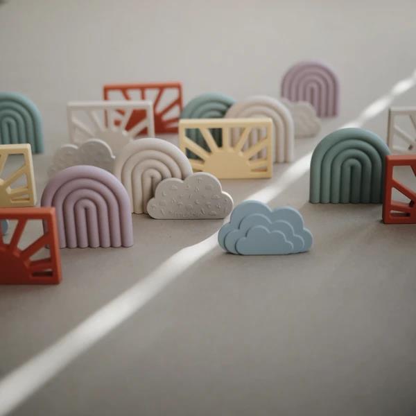 Mushie Beißring Regenbogen, Cambridge Blue, aus Silikon, BPA-frei