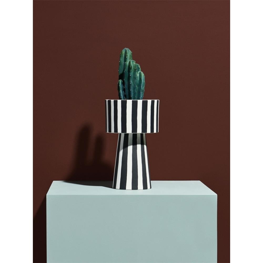 OYOY Toppu Blumentopf 15x24 cm, Schwarz/Weiß gestreift - vielseitig als Übertopf, Dekoschale, Vase