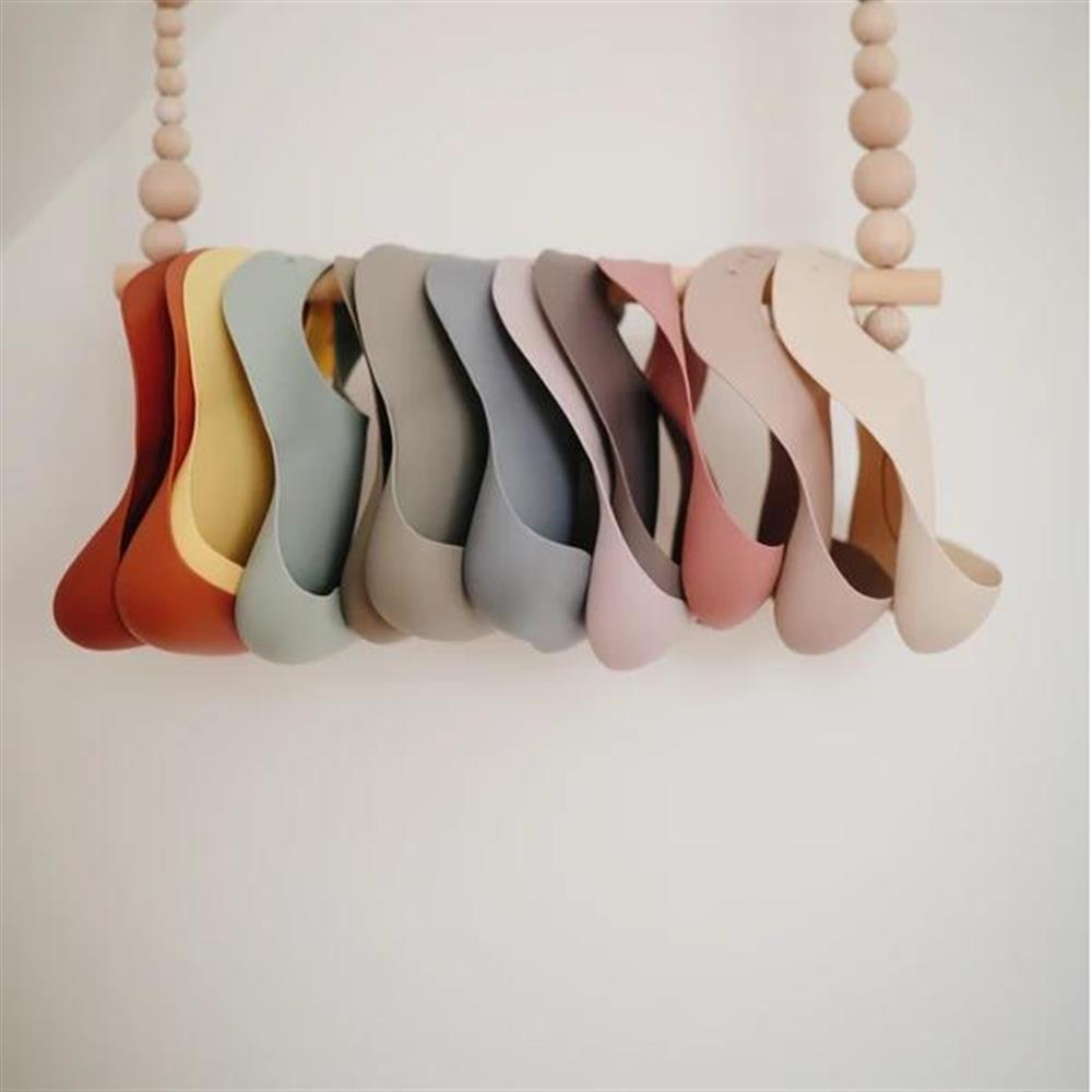 Mushie Silikon-Lätzchen, Blush, mit Auffangschale, BPA-frei