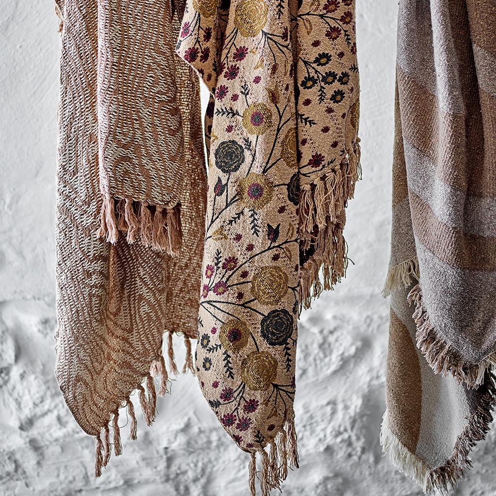 Bloomingville Eydis Decke 160x130 cm – Nachhaltige Baumwolle mit floralem Druck & Fransen