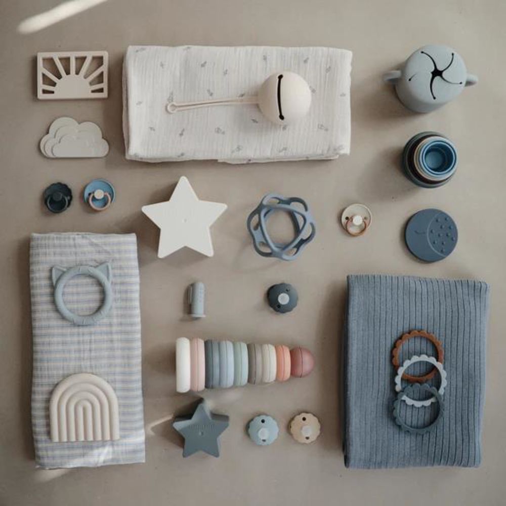 Mushie Motorik-Spielzeug Stapelbecher, Forest, BPA-frei