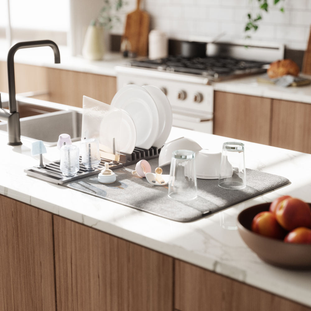 Umbra Udry Peg Abtropfgestell 47x17cm mit Mikrofaser Abtropfmatte in Anthrazit