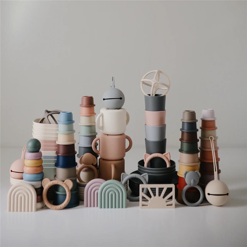 Mushie Beißring Sonne, Shifting Sand, aus Silikon, BPA-frei