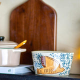 Bloomingville Hezha Schale Natur – Handbemalte Steingutschale mit Vogelmotiv, 460 ml