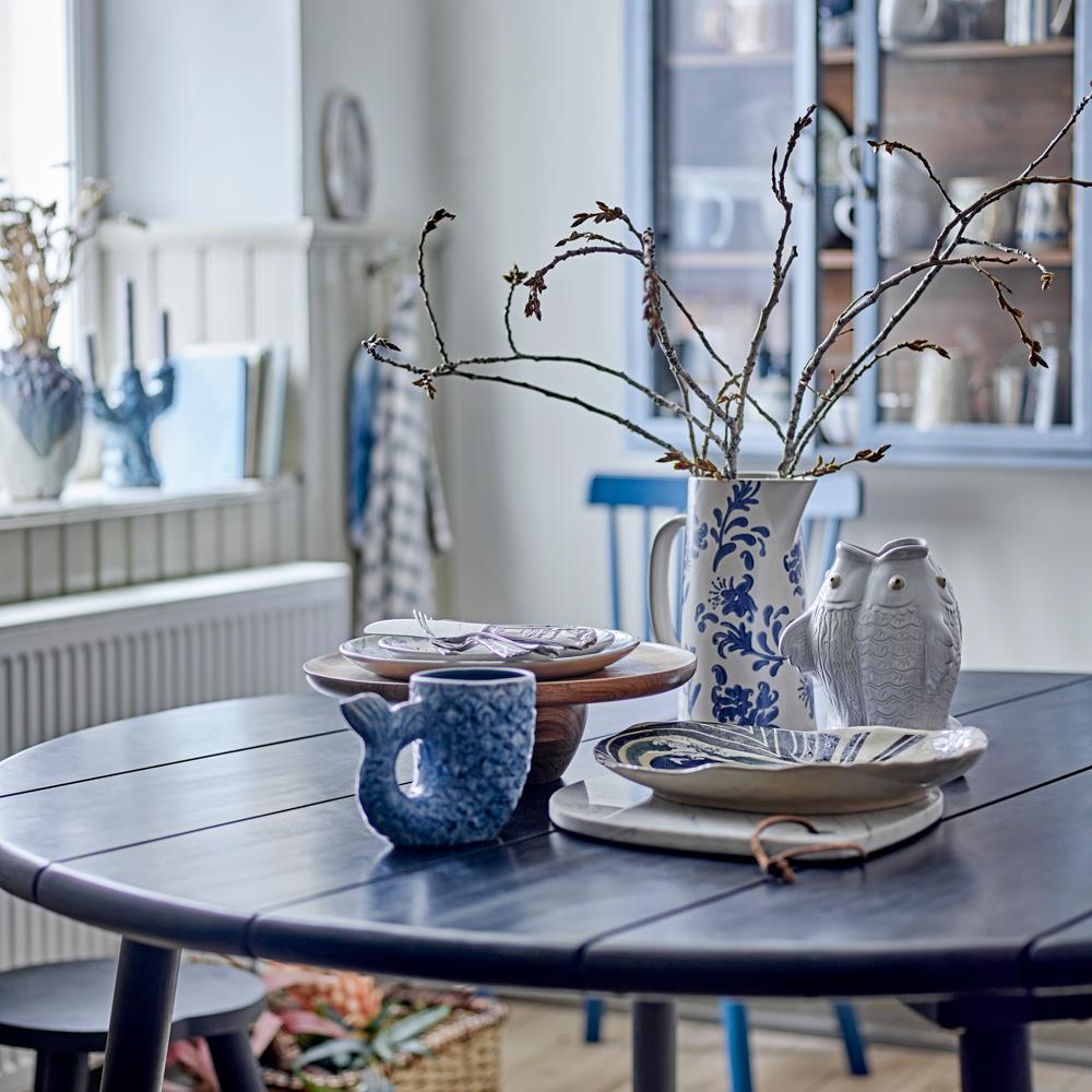 Bloomingville Fili Vase aus Steingut in Weiß mit Fischmotiv, dekorative Designvase im maritimen Stil