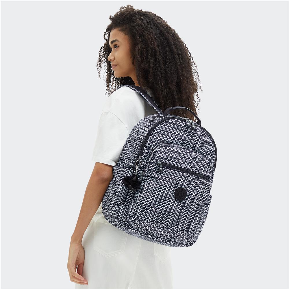 Kipling SEOUL L, Großer Schulrucksack mit 15-Zoll-Laptopfach, 27L, Signature Print (schwarz)