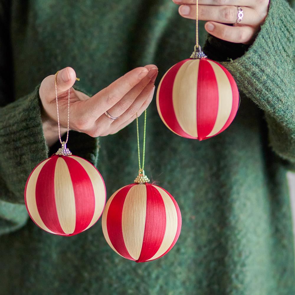 Bloomingville Wynn Weihnachtskugeln, Rot, 3er Set Christbaumschmuck mit Streifen