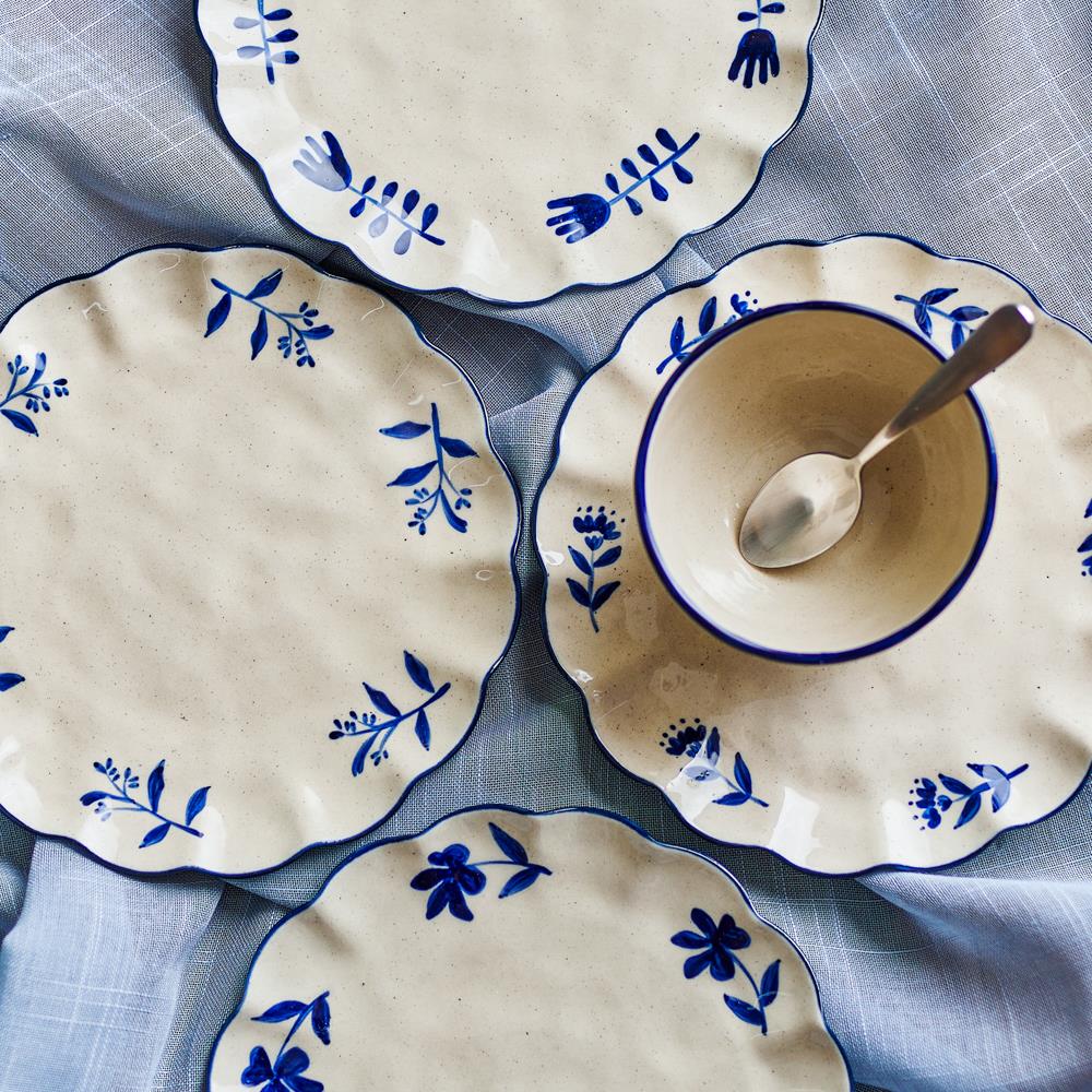 Bloomingville Eimy Teller 4er Set D20,5 cm blau - Steingut Teller mit Blumenmotiv für Tischdeko