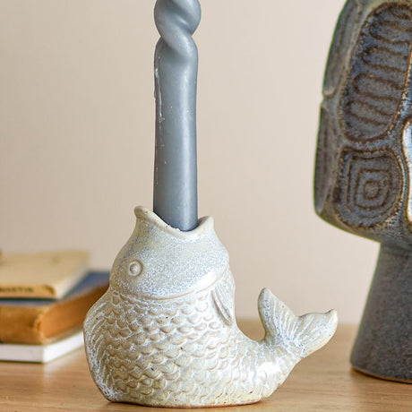Bloomingville Hiro Kerzenhalter grau Steingut Fischdesign