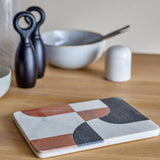 Bloomingville Jazzi Schneidebrett, Weiß, Marmor – handgeschnittenes Küchenaccessoire mit Farbspiel