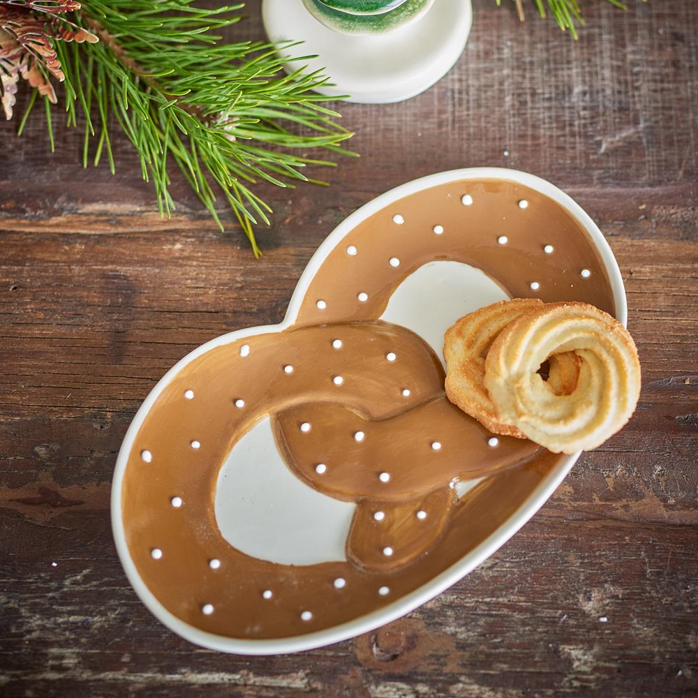 Bloomingville Treats Servierplatte Brezel, Braun, Steingut, 23,5 cm, Weihnachtsteller