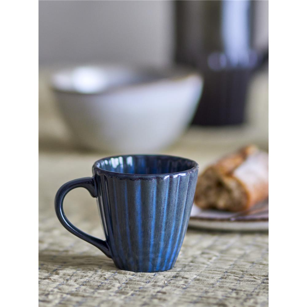 Bloomingville Latina Becher, Dunkelblau, Steingut, 220 ml, Tasse, dänisches Design