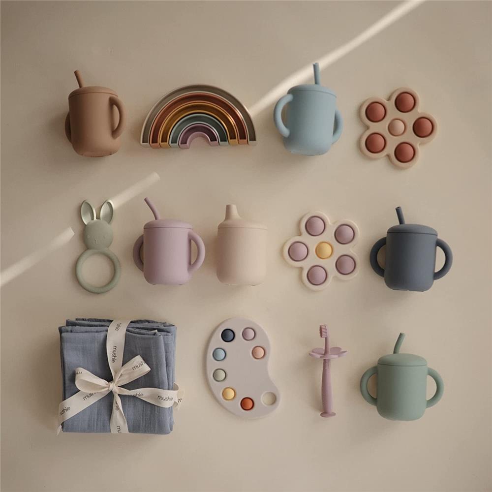 Mushie Silikon-Trinklernbecher, Blush, BPA-frei
