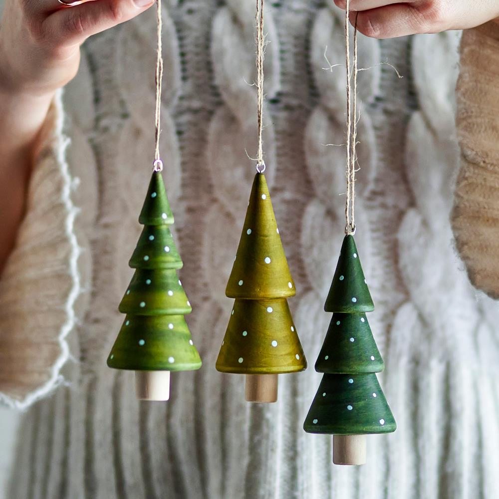 Bloomingville Jayli Weihnachtsanhänger Grün Holz 3er Set Christbaumschmuck