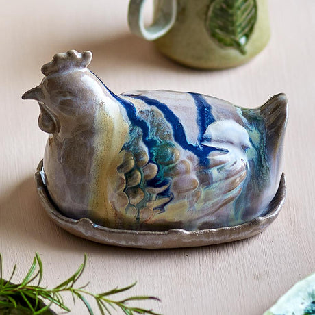 Bloomingville Heni Butterdose aus Steingut, Rose – dekorative Dose in Huhn-Form