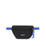 Eastpak SPRINGER, Kleine Umhängetasche, KontrastBlackBlue (blau), 2L, Bauchtasche Gürteltasche