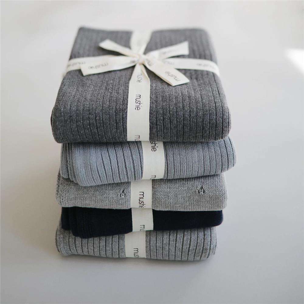 Mushie Gestrickte Babydecke Rippenmuster, Dark Gray Melange, aus 100% Bio-Baumwolle