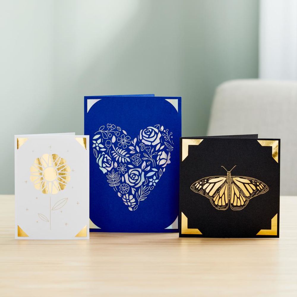 Cricut Einlegekarten Celebration S40 mit Einleger und Folientransferbögen 14 Stück