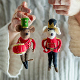 Bloomingville Peo Mäuse Musiker Anhänger, Rot, Wollfiguren 2er Set Weihnachtsdeko