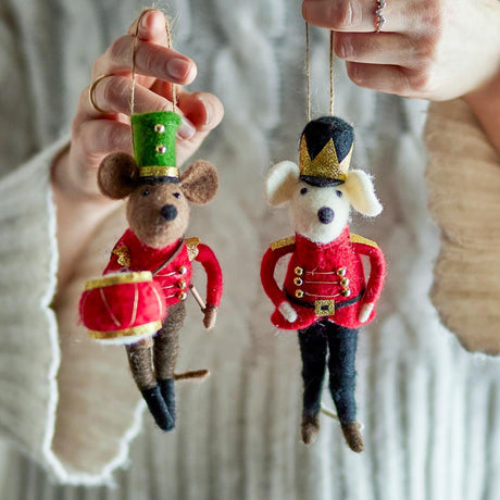 Bloomingville Peo Mäuse Musiker Anhänger, Rot, Wollfiguren 2er Set Weihnachtsdeko
