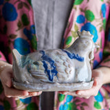 Bloomingville Heni Butterdose aus Steingut, Rose – dekorative Dose in Huhn-Form