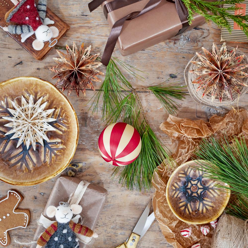 Bloomingville Wynn Weihnachtskugeln, Rot, 3er Set Christbaumschmuck mit Streifen