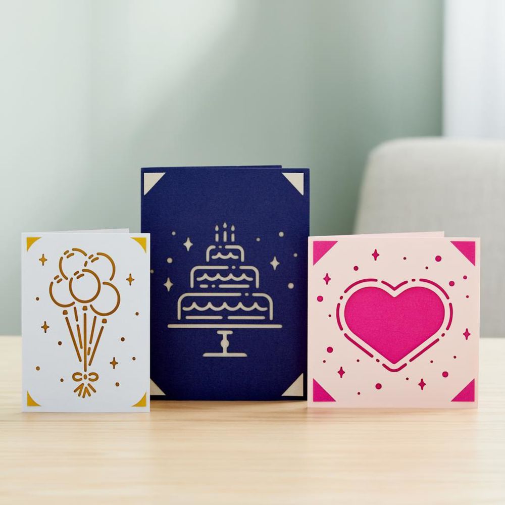 Cricut Einlegekarten Regenbogenschuppen R40 mit Einleger 30 Stück