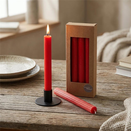 BOLTZE Stabkerze Classic – Rote Paraffinkerzen, 25 cm, matt, 4er Set, 9 Std. Brenndauer