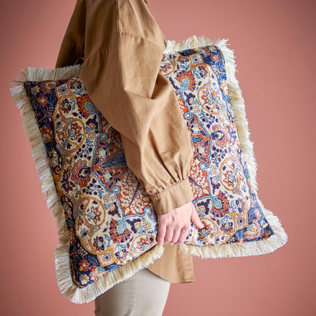 Bloomingville Asu Kissen Braun – Dekokissen 50x50 cm mit floralem Print & Fransen