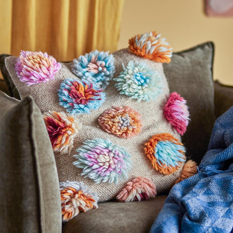 Bloomingville Somma Kissen Bunt 50x50 cm – Wolle, getuftete Blumen & Textur