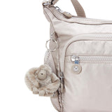 Kipling GABBIE S, Kleine Umhängetasche, Metallic Glow (beige), Schultertasche mit vielen Fächern