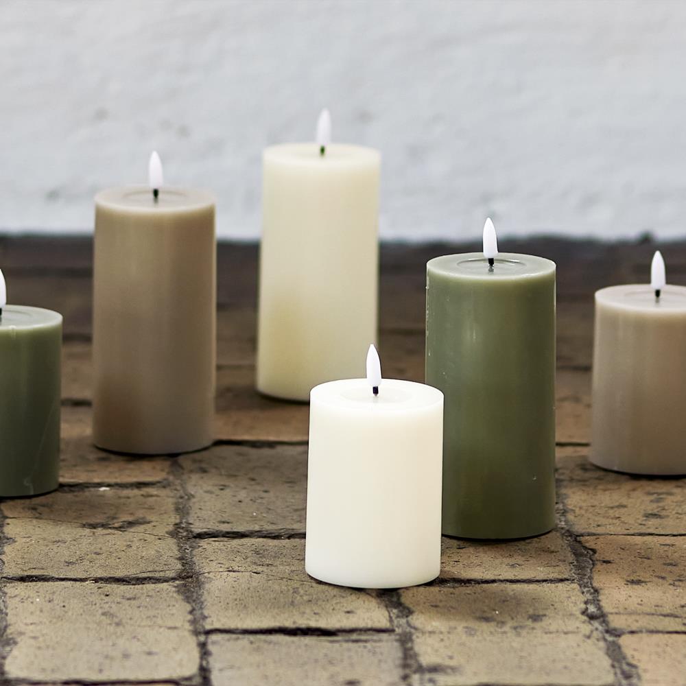 Bloomingville Ponza LED-Kerze 10 cm natur - LED Echtwachskerze mit 3D Flamme & Timer für Wohndeko